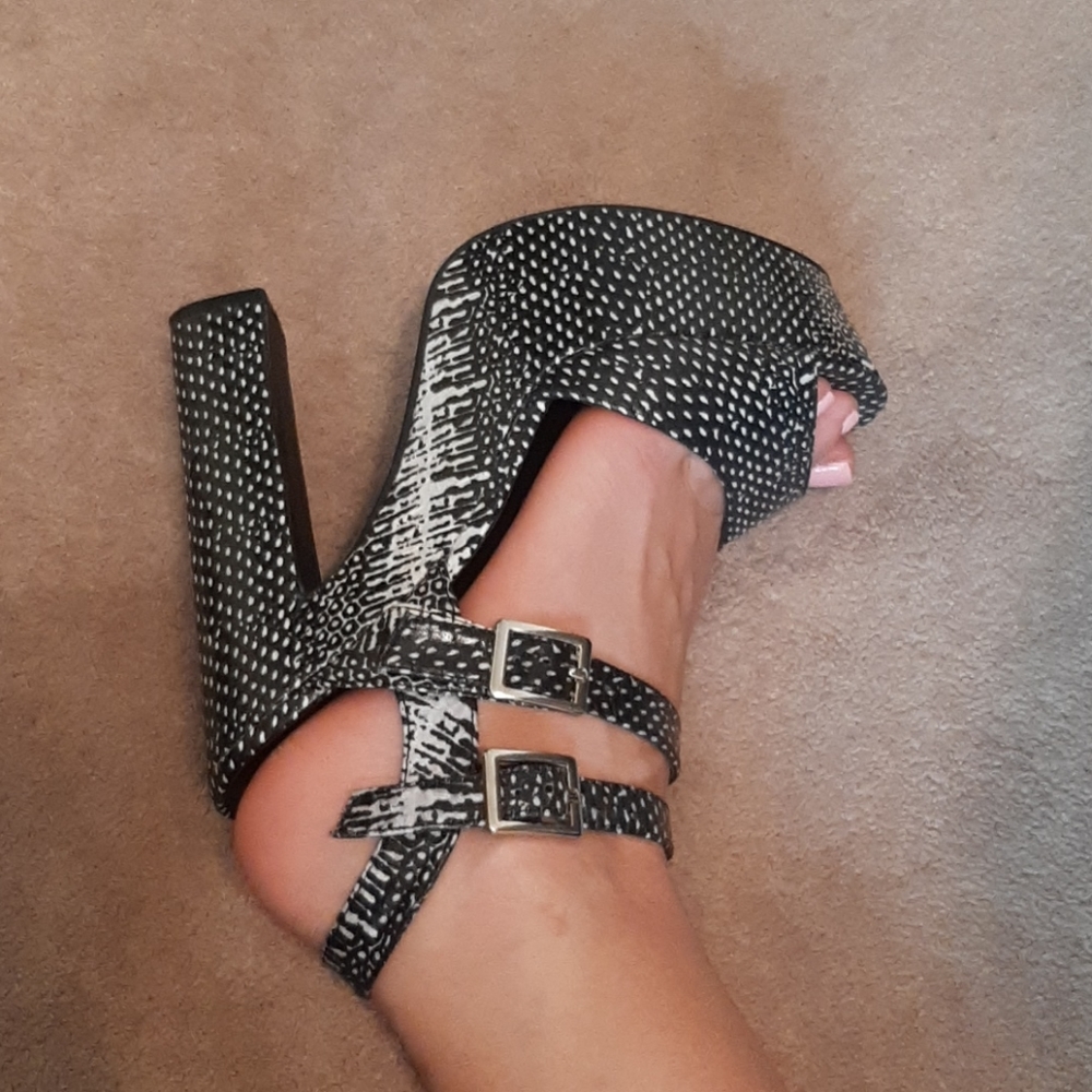 Platform heels - Picture 5 of 7